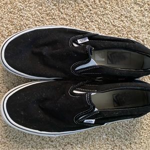 Black vans slip on’s
